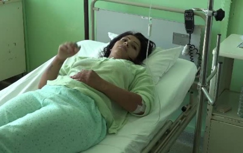Declarațiile femeii din Arad care a fost înjunghiată de fostul iubit, live, pe Facebook: "M-a mai amenințat o dată, de două ori, că mă omoară"