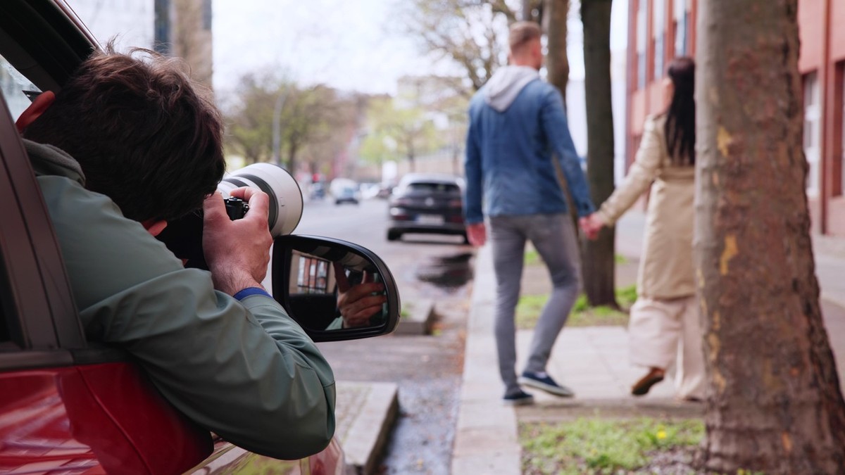 Private Detective Spying on couple
