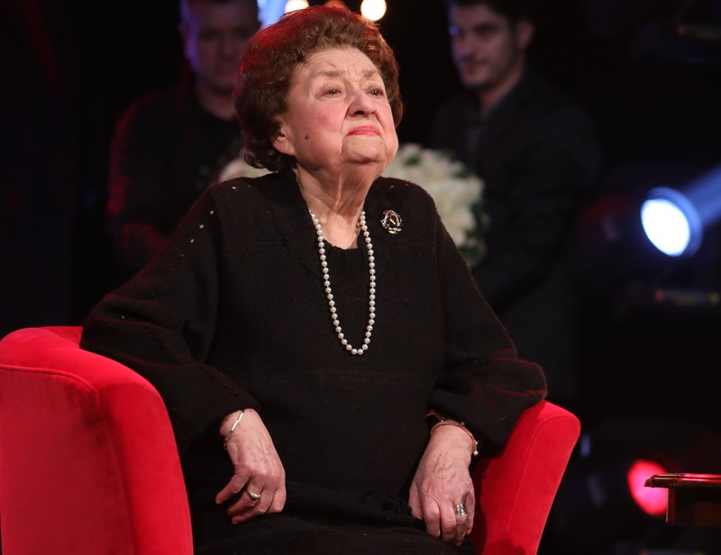 Îndrăgita actriță a fost aplaudată la finalul piesei Taniei Popa, iar mulți spectatori aveau lacrimi în ochi