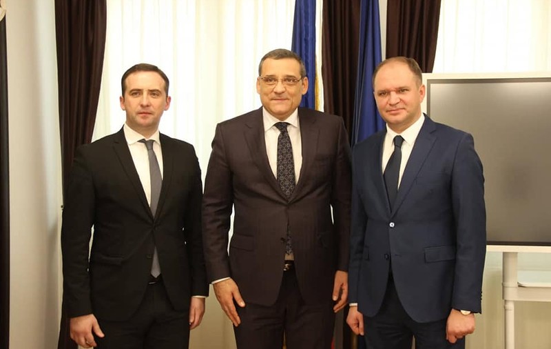 După Rusia, în România. Noul primar socialist pro-rus din Chișinău s-a văzut la București cu Bădulescu, Mutu și Tudorache