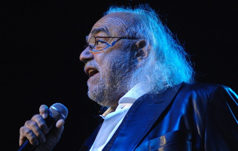 Sesiune de autografe cu Demis Roussos