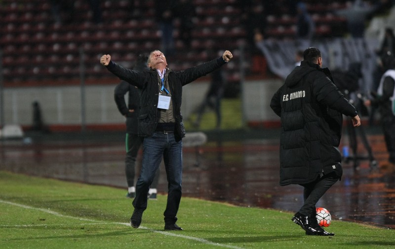 Mircea Rednic, superfericit pentru succesul împotriva Stelei: ^"Dinamo a fost Barcelonica. Păcat că nu s-a terminat 3-0, era mai frumos"