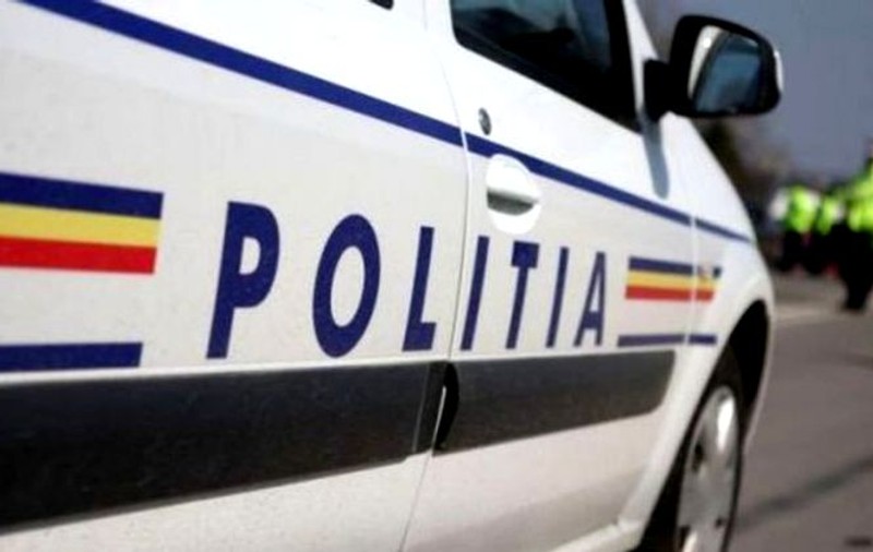 Un bărbat și-a agresat ambii părinți. Tatăl a sunat la poliție