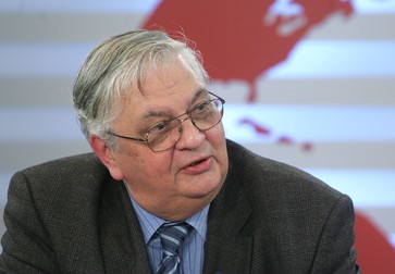 Mircea Coșea, profesor de economie, fost ministru