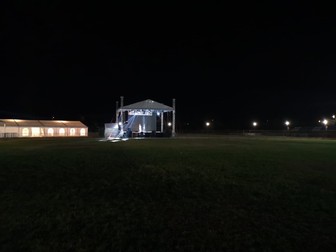 Vineri seară, festivalul Toamnei, zero spectatori