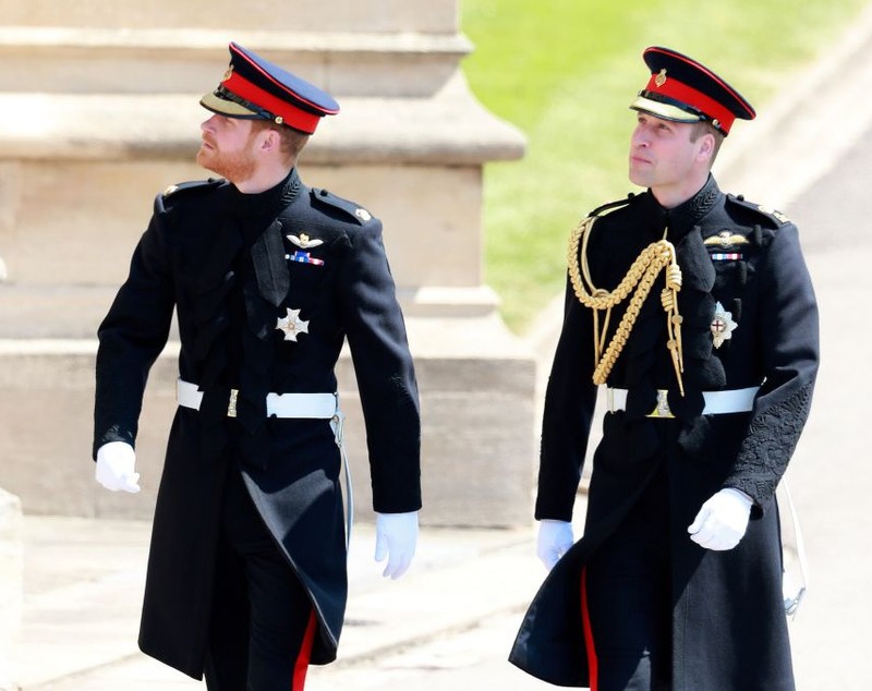 FOTO & VIDEO | Primele imagini cu Prințul Harry. Mirele a îmbrăcat un costum militar