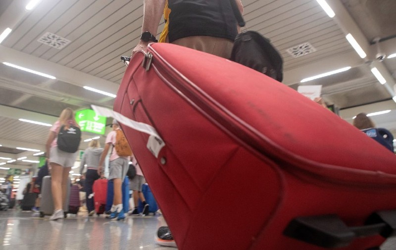 Compania care oferă salarii de peste 33.000 euro și contract pe durată nedeterminată în aeroporturi din Spania