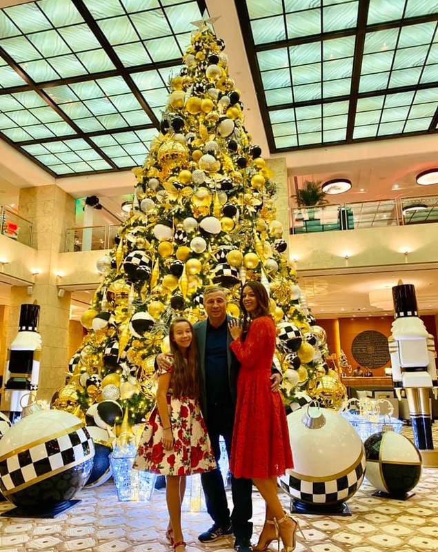 De ce soția lui Dan Petrescu s-a mutat în Dubai cu fetița lor. Antrenorul a rămas în România: „Dacă vrei să ai succes trebuie să faci niște sacrificii”