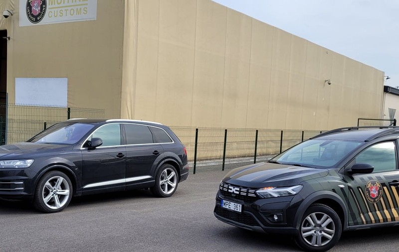 Un moldovean, la volanul primei mașini confiscate în Lituania pentru că avea numere rusești