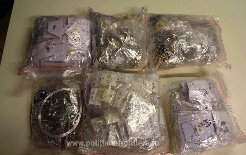 19 kilograme de bijuterii, ascunse în bagajul de mână al unei femei la Aeroportul Otopeni