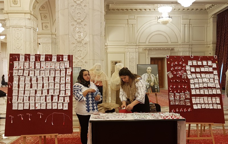 Mărţişorul, sărbătorit în plenul Camerei Deputaților, după includerea în lista UNESCO a patrimoniului imaterial al umanităţii / FOTO