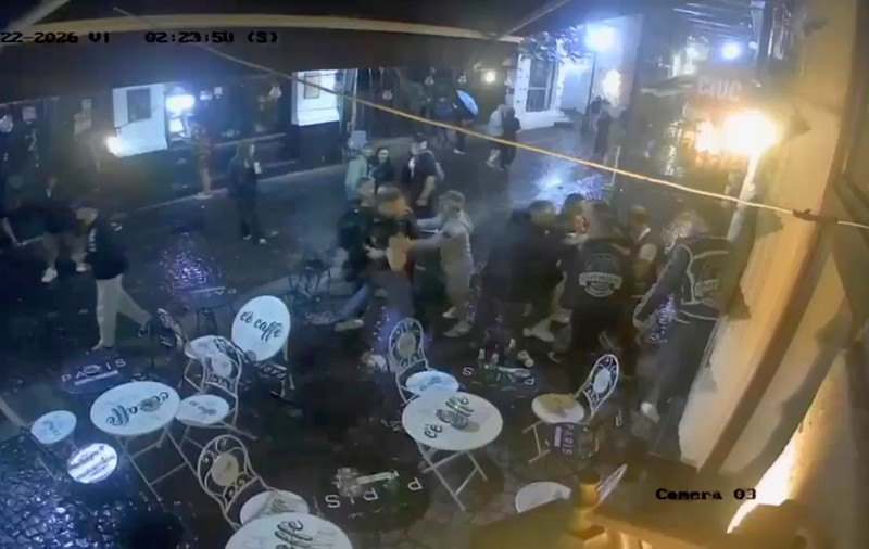 Cum a început bătaia din Centrul Vechi din București între români și ucrainenii veniți pentru concertul lui Max Korzh. Patru indivizi au fost reținuți | VIDEO