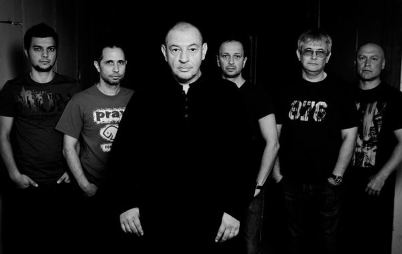 Proconsul le face cadou fanilor un single de sărbători, "La mulţi ani" | AUDIO