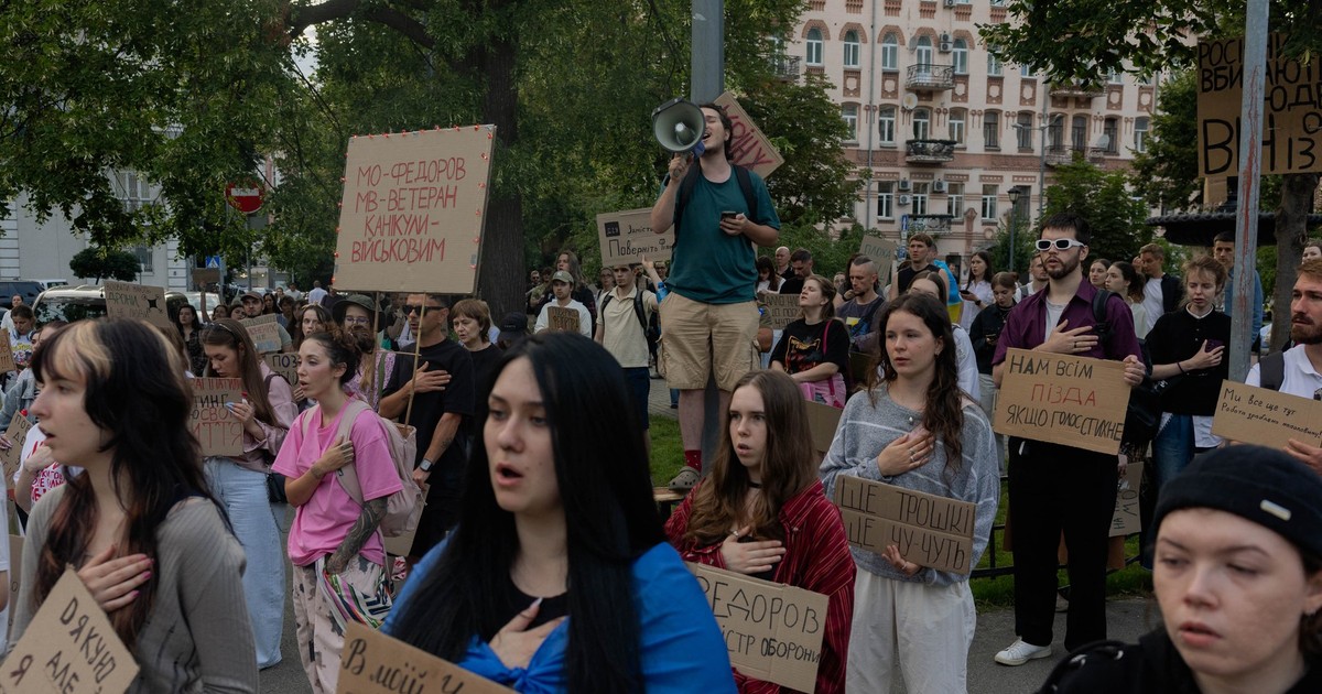 Manifestație la Kiev pentru repunerea în funcție a lui Mîhailo Fedorov Foto: Profimedia