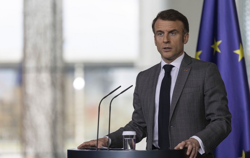 Emmanuel Macron, presat să demisioneze. Acest scenariu va provoca „o criză instituţională majoră”, avertizează un fost președinte francez