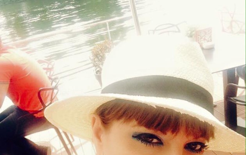 Toată lumea a criticat-o că s-a îngrășat peste măsură, dar Oana Lis a apărut din nou la plajă într-un costum de baie "unicat". "Păi nu sunt eu sexi la 90 de kilograme?"