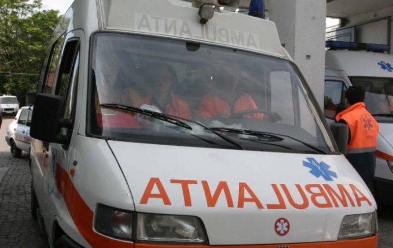 Nu a mai suportat boala! O bătrână din Bârlad s-a aruncat de la etaj din cauza durerilor 