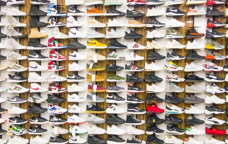 Olanda și SUA au găsit „niveluri neobișnuite de radiații” la pantofii Nike și Adidas fabricați în Indonezia