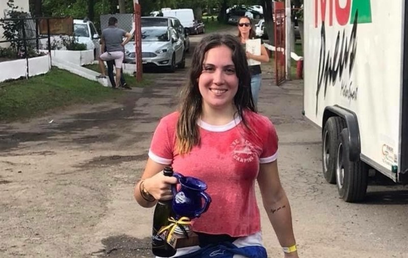 O tânără, pilot de karting, a fost ucisă de față cu prietenul ei! Cei doi ieșiseră în oraș ca să serbeze aniversarea bărbatului!