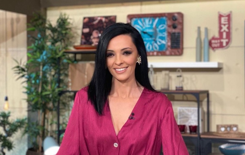 Cosmina Păsărin are 40 de ani, dar vrea să fie singură. Ce trebuie să facă un bărbat ca să o cucerească. „Mimăm, practic ne prefacem”