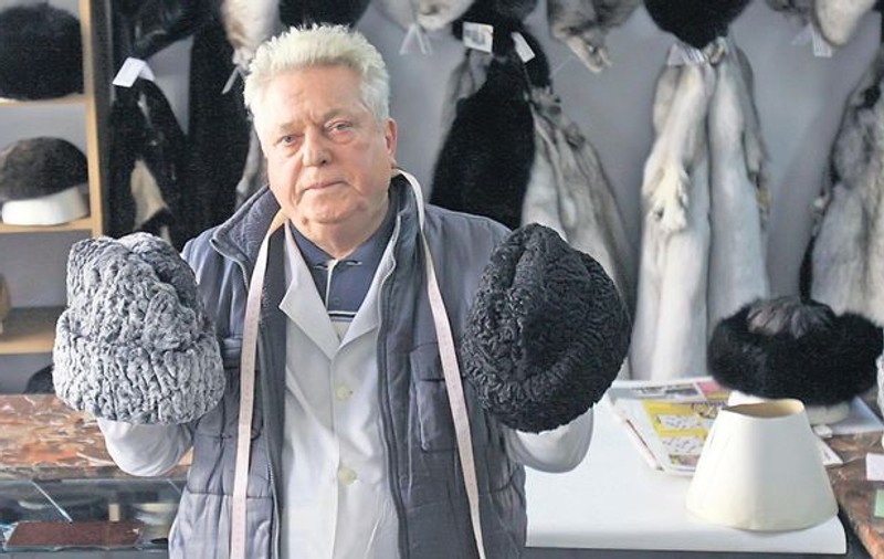 Libertatea vă prezintă meseriile «la putere» din «epoca de aur» care azi sunt pe cale de dispariţie