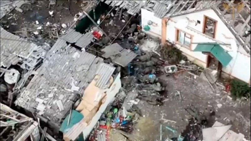 Imaginea pe care o analizează ONU și în care rușii susțin că sunt soldații lor care tocmai se predaseră, executați de ucraineni. Foto: Captură video