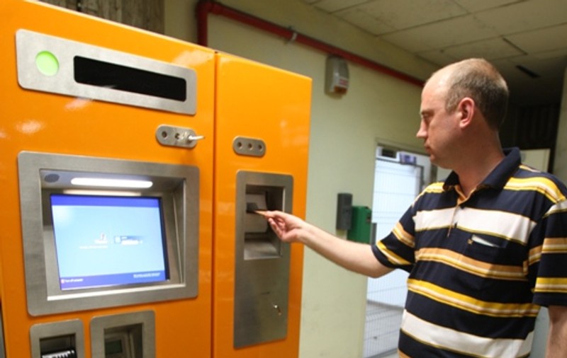 Uite din ce staţii de metrou îţi poţi cumpăra cartela de la automat