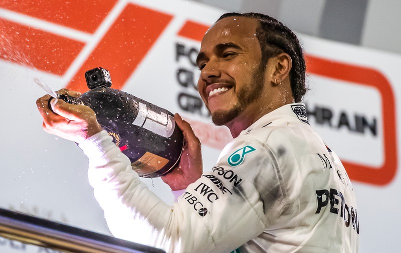 Lewis Hamilton a devenit cel mai bine plătit pilot din istoria Formulei 1, detronându-l pe Michael Schumacher