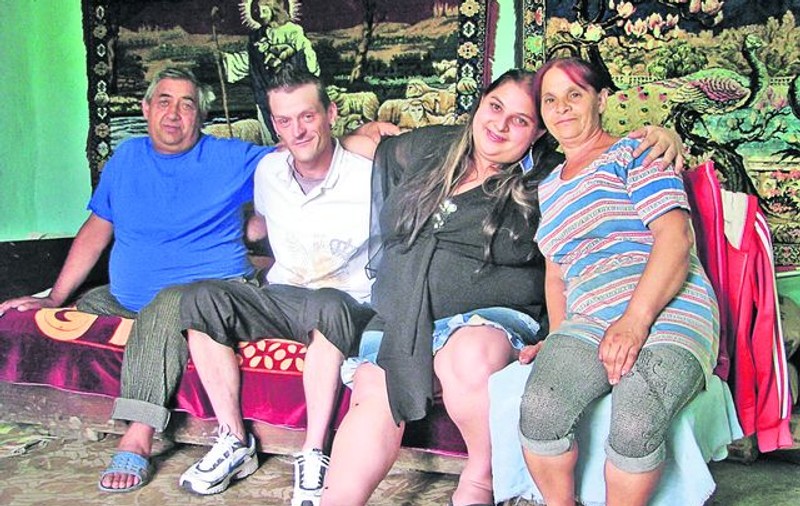 S-a întors să-şi ajute părinţii care au părăsit-o!