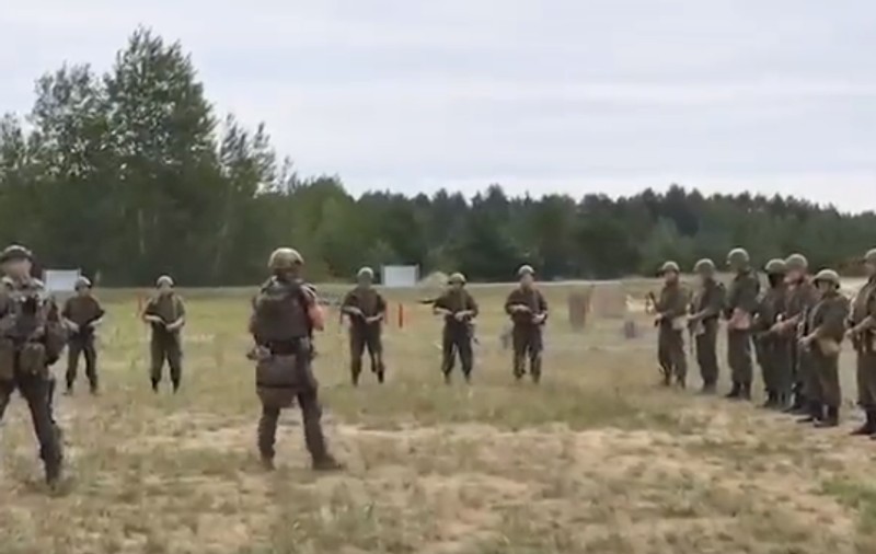 Mercenarii Wagner au început să antreneze trupele belaruse. „Recruții învață abilitățile de deplasare pe câmpul de luptă și de tragere tactică”
