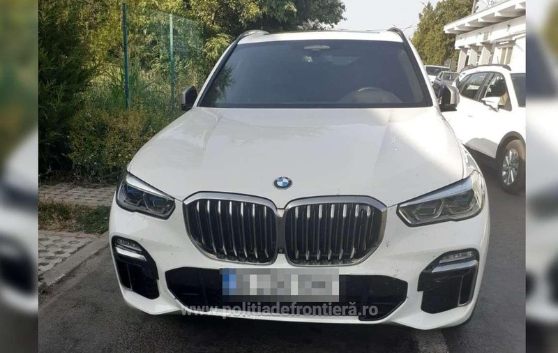 Un SUV de lux căutat în Italia, confiscat la Vama Veche