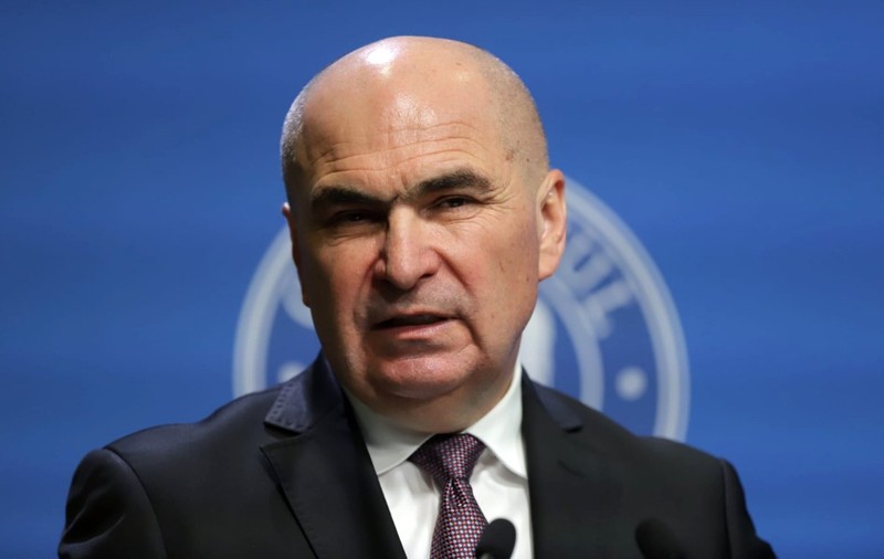 Ilie Bolojan, după ce propriii angajați din Guvern au protestat: „Să protestezi și să fii și plătit nu e în regulă”