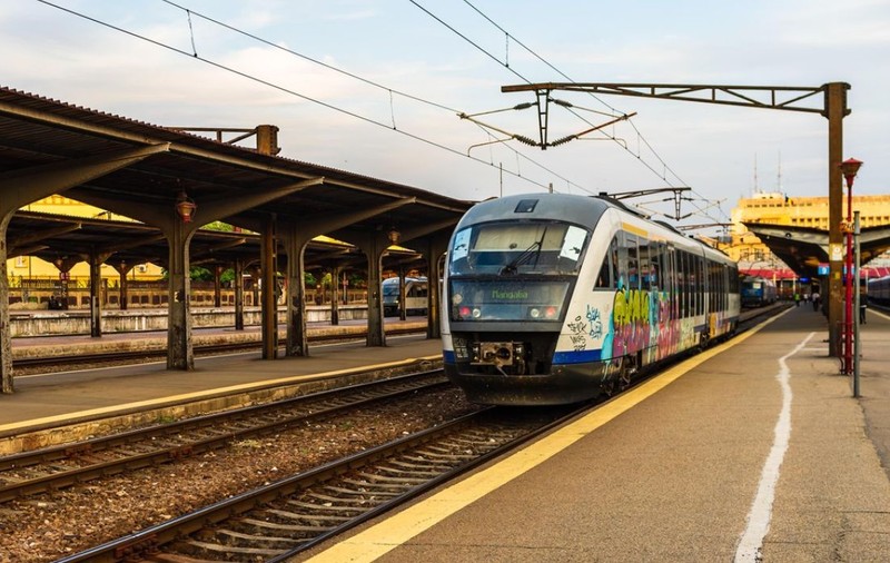 CFR Călători suplimentează trenurile spre Litoral pentru minivacanţa de 1 Mai. Care sunt rutele directe spre mare