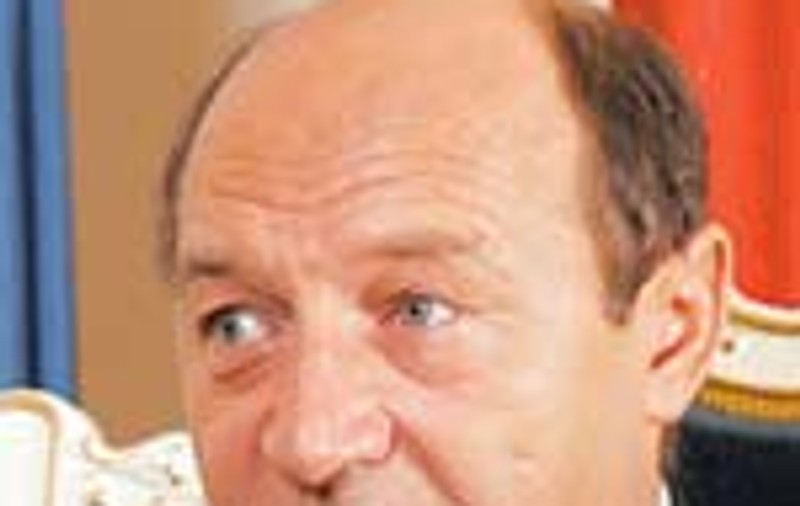 Basescu crede ca avocatii si notarii slabi se fac magistrati