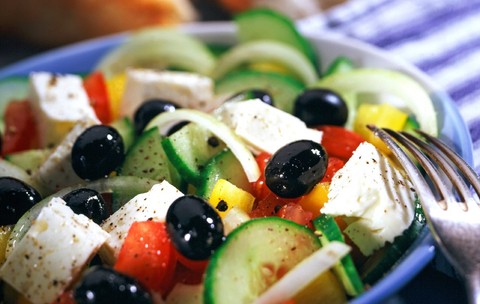 Un român stabilit în Grecia a făcut inventarul prețurilor la restaurantele din Thassos: „Peștele ăla o să aibă gust de rată la bancă”