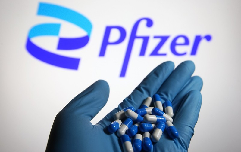 Pfizer anunță că pastila sa antivirală e „foarte eficientă” în tratarea COVID: „Rezultatele sunt dincolo de visurile noastre”