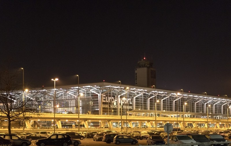 Cel puțin 6 avioane de lux ale unor oligarhi ruși se află pe aeroportul din Basel
