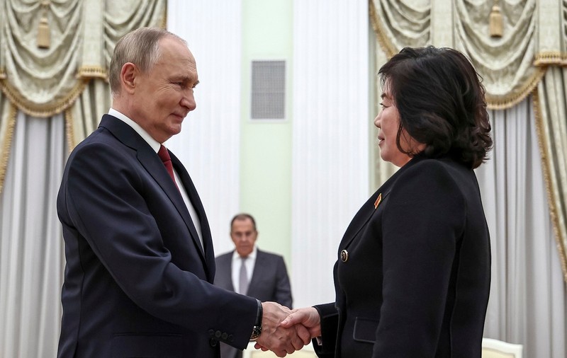 Vladimir Putin a primit-o pe şefa diplomaţiei nord-coreene Choe Son Hui la Kremlin, de Ziua Unităţii Naţionale