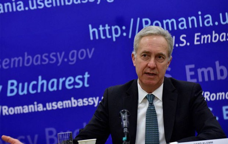 Ambasadorul SUA, Hans Klemm, în vizită la Universitatea Babeș-Bolyai.  Discuţie despre "nefericita hotărâre a Guvernului de a face paşi înapoi în privinţa corupţiei"