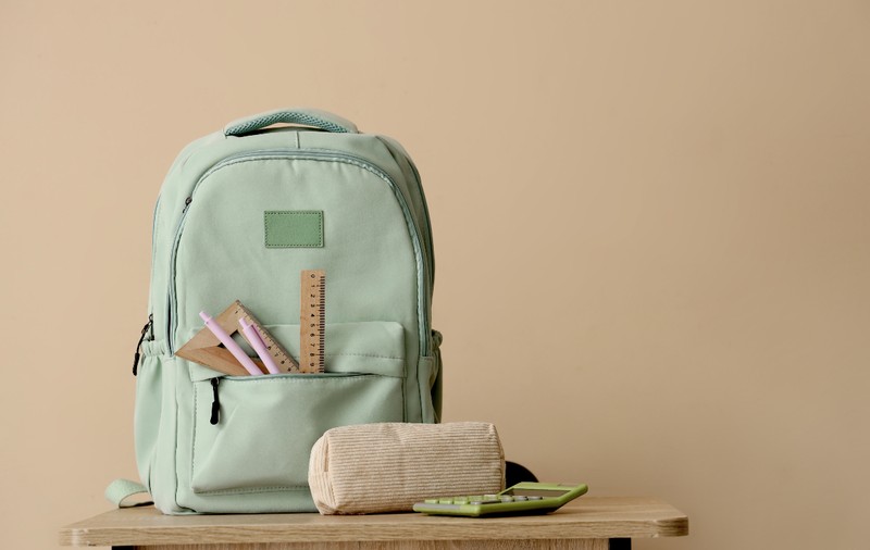 Lista completă pentru Back to School 2026: Tot ce trebuie să ai în ghiozdan, de la Auchan și Decathlon până la Buzz