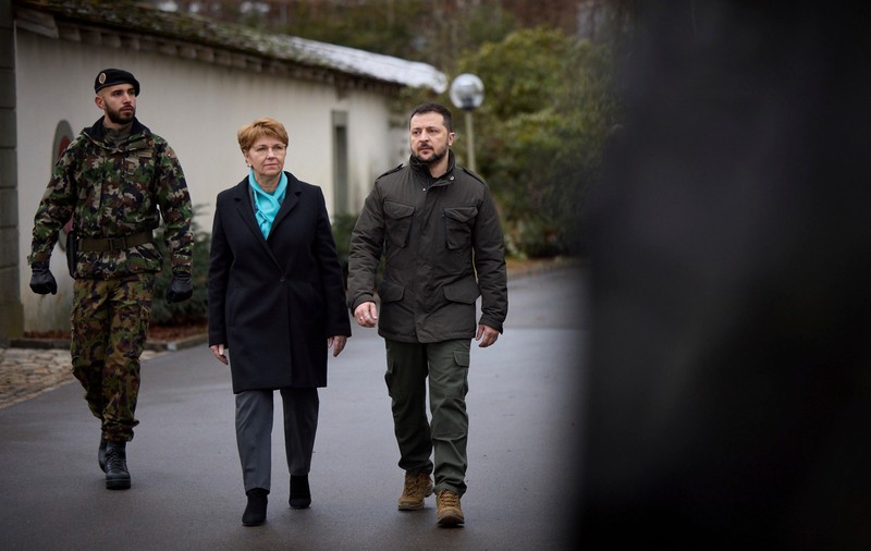 Elveția, țară neutră, își va mări cheltuielile militare din cauza războiului din Ucraina. O parte din artileria armatei datează încă din 1960