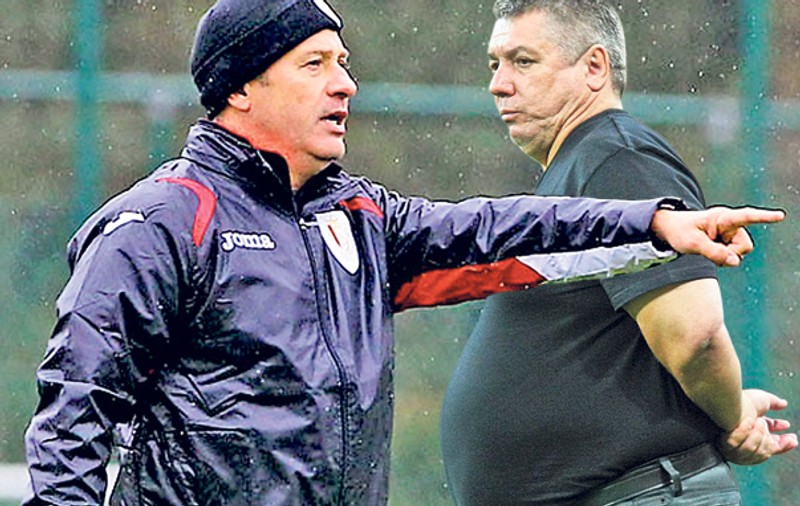 Vine la Dinamo? Mircea Rednic a ratat titlul în Belgia, cu Standard Liège, dar ar putea să-i ia locul lui Cornel Ţălnar în «Groapă»