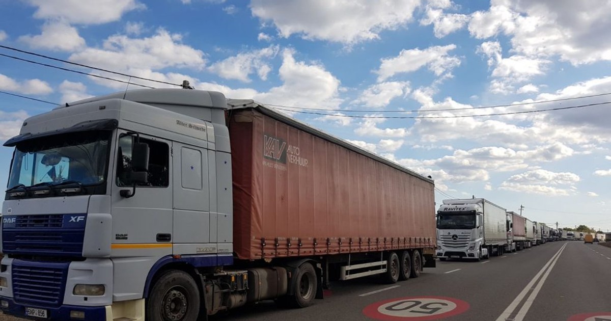 VIDEO Un șofer român de TIR n-a mai scăpat de închisoare când a fost prins a doua oară cu migranți în camion, în Anglia