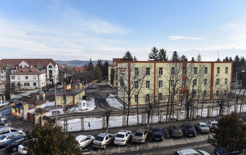Un student de la Academia Forțelor Terestre din Sibiu, cercetat pentru deţinere de droguri. El mai are un dosar pentru consum de substanțe interzise