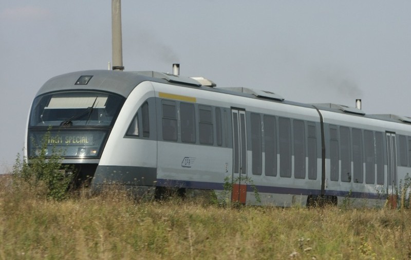 Un tânăr a murit strivit de tren în judeţul Alba