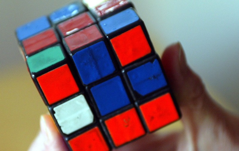 Primul concurs pentru rezolvarea cubului Rubik din România, la Cluj