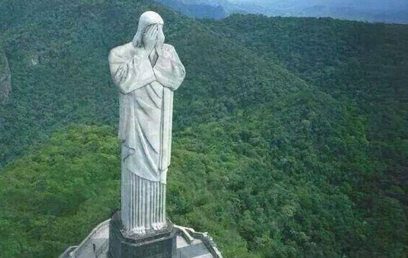 GALERIE FOTO/ Şi statuile au PLÂNS după UMILINŢA Braziliei