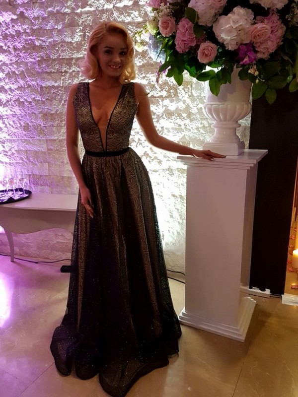Maria Constantin, decolteu amețitor la nunta fiului lui Silviu Prigoană