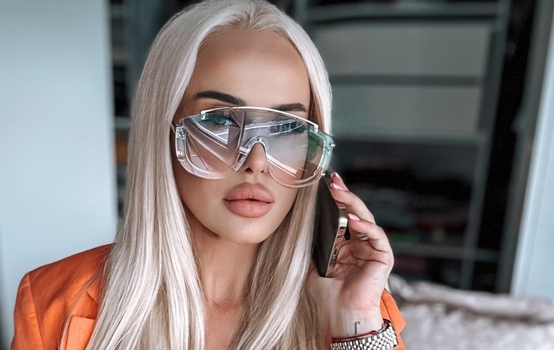 Anda Adam, schimbare radicală de look. Artista a renunțat la părul blond