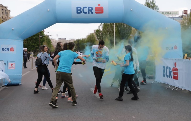 FOTO | The Color Run 2019. Peste 10.000 de bucureșteni s-au distrat și s-au lăsat colorați în centrul Capitalei